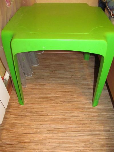 Лот: 3729291. Фото: 1. стол пластиковый детский. Столики, стулья, парты