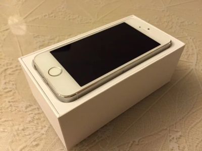 Лот: 6187087. Фото: 1. iPhone 5S 16GB. Смартфоны