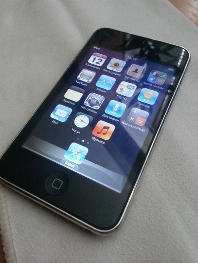 Лот: 3256919. Фото: 1. IPod Touch 3 8gb. Плееры