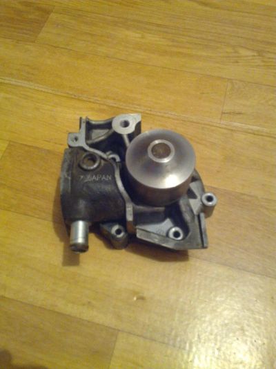 Лот: 6459797. Фото: 1. Помпа водяная Subaru Impreza... Двигатель и элементы двигателя