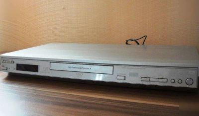 Лот: 10848082. Фото: 1. Проигрыватель Panasonic DVD-S27... DVD, Blu-Ray плееры