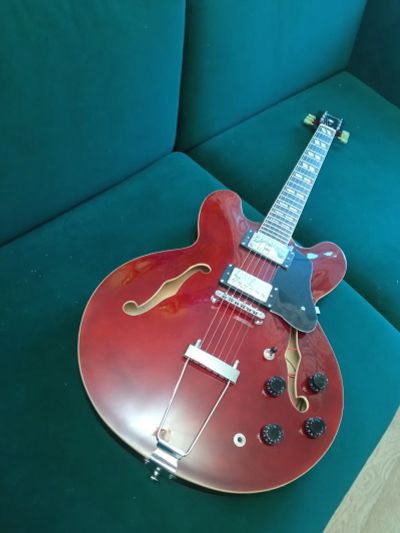 Лот: 20519965. Фото: 1. Электрогитара Gibson es 335. Гитары