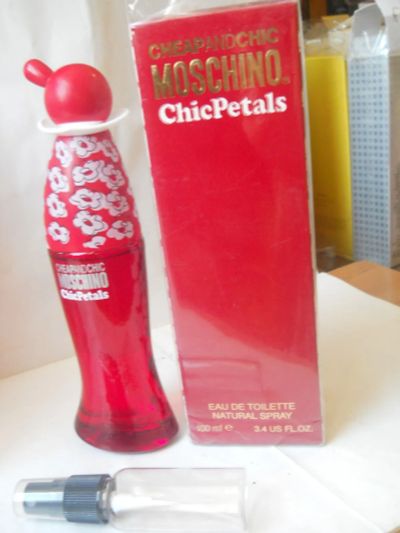 Лот: 3450711. Фото: 1. Cheap & Chic Chic Petals Moschino... Женская парфюмерия