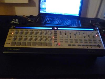 Лот: 7022380. Фото: 1. Midi контроллер Novation ReMOTE... MIDI-оборудование