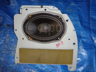 Лот: 25716107. Фото: 1. Сабвуфер на Subaru Legacy 2000г. Сабвуферы