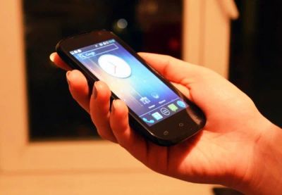 Лот: 3208063. Фото: 1. Смартфон Highscreen Spark. Смартфоны