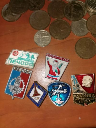 Лот: 19962589. Фото: 1. Значки ссср. Сувенирные
