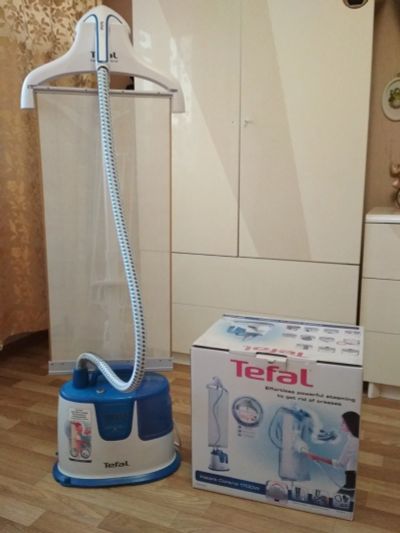 Лот: 18177791. Фото: 1. Вертикальный отпариватель Tefal. Утюги, парогенераторы, отпариватели