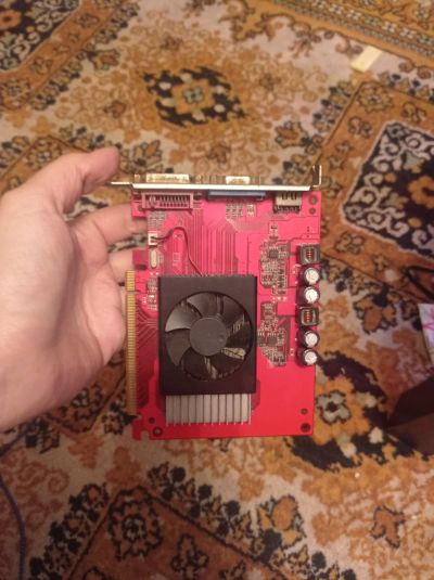 Лот: 18452239. Фото: 1. Hd 2400xt pci-e 256mb. Видеокарты