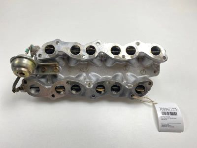 Лот: 20721805. Фото: 1. Коллектор впускной Nissan Skyline... Двигатель и элементы двигателя