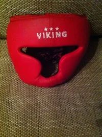 Лот: 7787213. Фото: 1. Шлем боксерский Viking. Шлемы