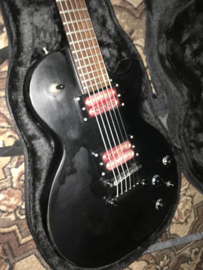 Лот: 10687624. Фото: 1. epiphone gothic les paul. Гитары