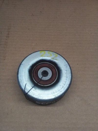 Лот: 21403410. Фото: 1. ролик обводной Toyota Vitz SCP90. Двигатель и элементы двигателя