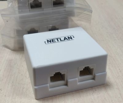 Лот: 21119697. Фото: 1. Настенная розетка Netlan RJ45... Платы расширения, контроллеры, доп. порты