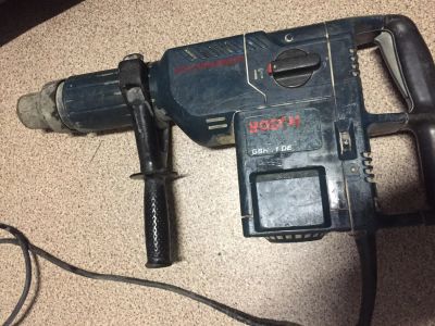 Лот: 11914400. Фото: 1. Отбойный молоток Bosch gbh 11de. Электроинструмент