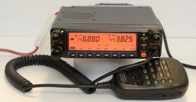 Лот: 11563447. Фото: 1. Yaesu FT-8100R 2m/70cm кросс-ретранслятор. Рации, радиостанции