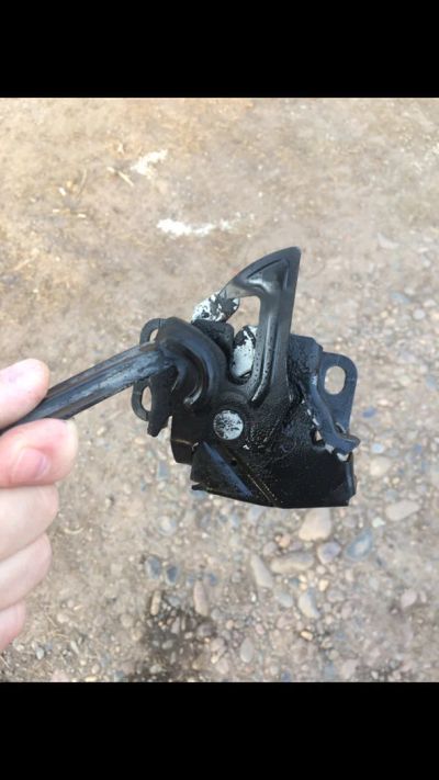 Лот: 12585249. Фото: 1. Замок капота Honda Civic ES. Кузов