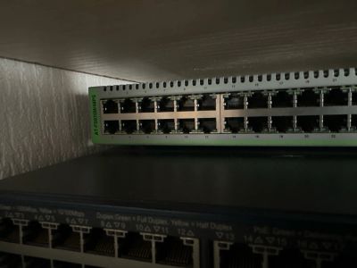 Лот: 25510250. Фото: 1. Коммутатор PoE управляемый 48-портовый... Коммутаторы