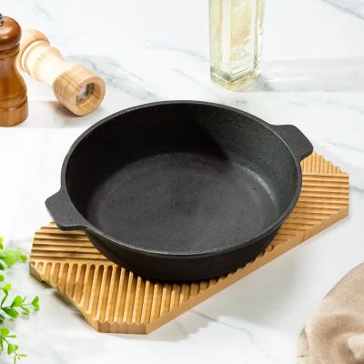 Лот: 24581531. Фото: 1. Жаровня чугун, 24 см, с двумя... Кастрюли
