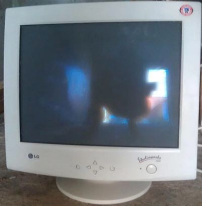 Лот: 2993837. Фото: 1. Монитор LG. ЭЛТ-мониторы