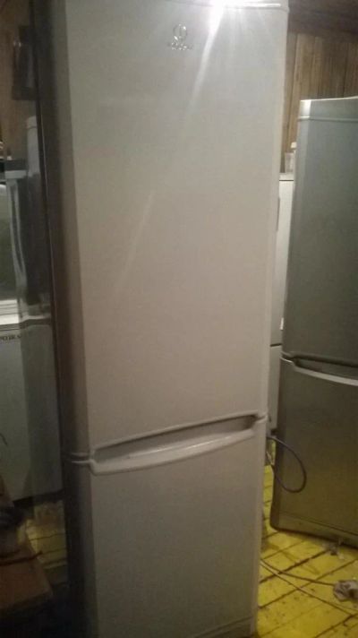 Лот: 6708165. Фото: 1. продам холодильник Indesit. Холодильники, морозильные камеры