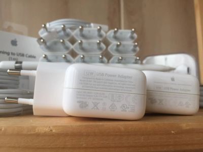 Лот: 10486876. Фото: 1. Адаптер питания Apple USB мощностью... Зарядные устройства