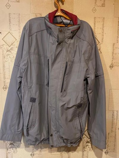 Лот: 25858245. Фото: 1. Ветровка мужская. Верхняя одежда