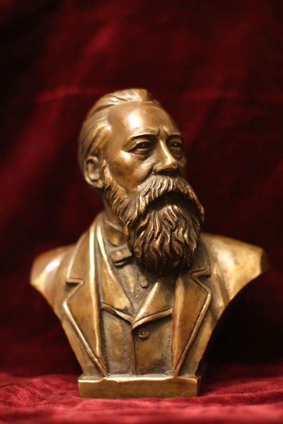 Лот: 6582693. Фото: 1. Бюст Энгельс. Бронза. Скульптуры