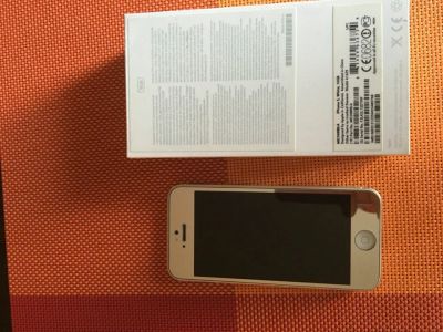 Лот: 7811353. Фото: 1. iPhone 5 white 16 gb. Смартфоны