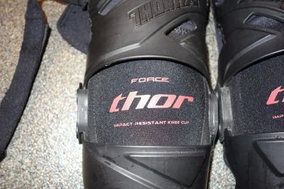 Лот: 3980867. Фото: 1. Наколенники Thor, мотокросс, с... Другое (мототехника)