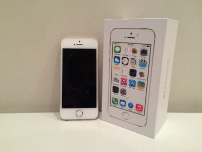 Лот: 7340711. Фото: 1. iPhone 5s 64gb Gold. Смартфоны