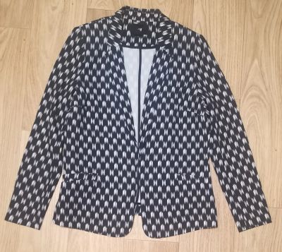 Лот: 21510393. Фото: 1. Жакет H&M 42-44. Пиджаки, жакеты, жилеты