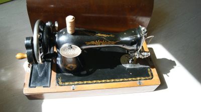 Лот: 5988501. Фото: 1. Швейная машинка ПМЗ им.Калинина. Швейная, вязальная