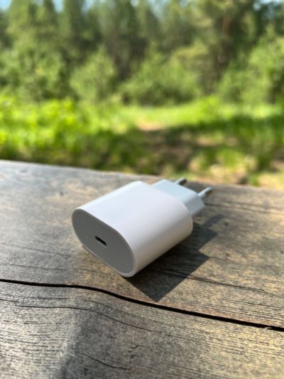 Лот: 20507198. Фото: 1. Блок питания Apple 20w. Зарядные устройства, блоки питания, адаптеры сетевые для смартфонов
