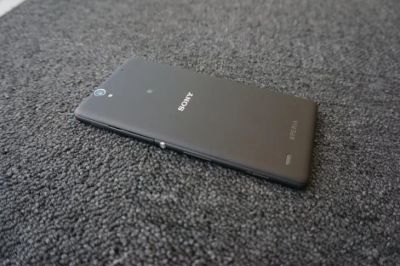 Лот: 12577596. Фото: 1. Мобильный телефон Sony Xperia... Кнопочные мобильные телефоны