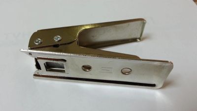 Лот: 3195476. Фото: 1. Степлер для обрезки симкарт (micro... Степлеры, дыроколы