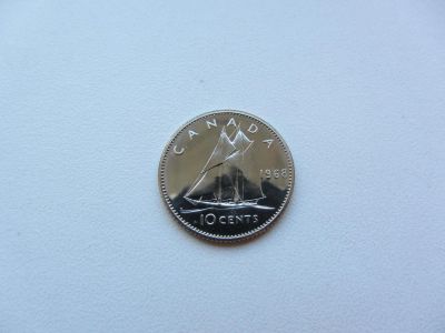 Лот: 6409306. Фото: 1. Канада 10 центов 1968 без обращения... Америка