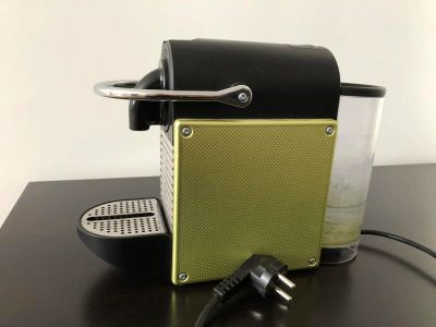 Лот: 10826752. Фото: 1. кофеварка Nespresso DeLonghi. Чайники, кофемашины, кулеры