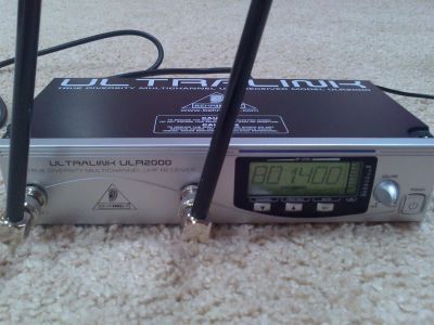 Лот: 3697514. Фото: 1. радиомикрофон behringer ULR2000. Студийные микрофоны, радиомикрофоны и радиосистемы