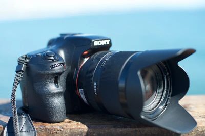 Лот: 4666656. Фото: 1. Зеркалка Sony A77 + объектив 18-135... Цифровые зеркальные