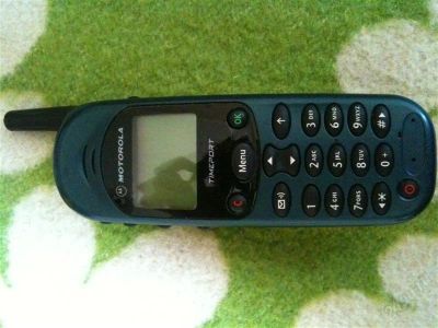 Лот: 1043551. Фото: 1. Motorola. Кнопочные мобильные телефоны
