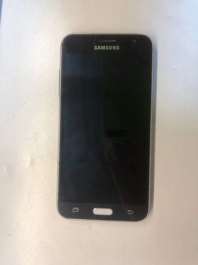 Лот: 20513881. Фото: 1. Смартфон Samsung J3. Смартфоны