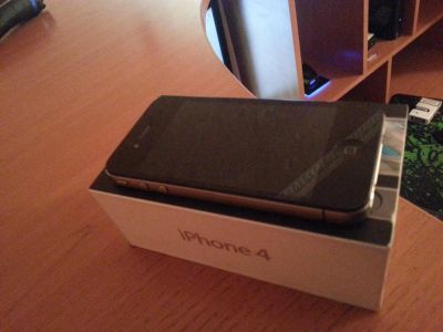 Лот: 3104999. Фото: 1. iphone 4 32gb black. Смартфоны