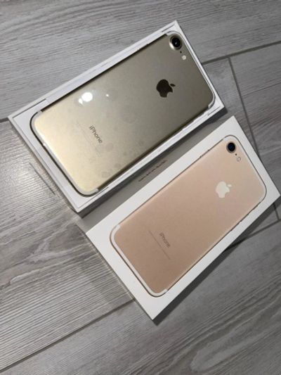 Лот: 16917586. Фото: 1. iPhone 7 gold. Смартфоны