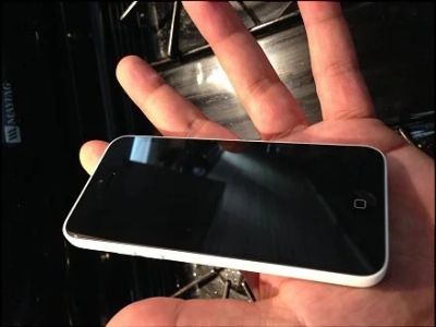 Лот: 8789122. Фото: 1. iphone 5c white. Смартфоны