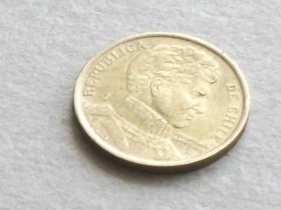 Лот: 16228771. Фото: 1. Монета 10 песо Чили 2003 портрет... Америка