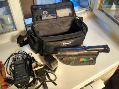 Лот: 9976013. Фото: 1. Видеокамера Panasonic VHS. Видеокамеры
