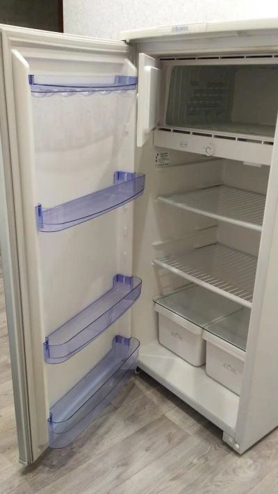Лот: 11103987. Фото: 1. Холодильник Бирюса 10ER-1. Холодильники, морозильные камеры