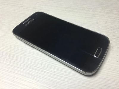 Лот: 11404362. Фото: 1. Samsung Galaxy S4 Mini i9190 Черный. Кнопочные мобильные телефоны