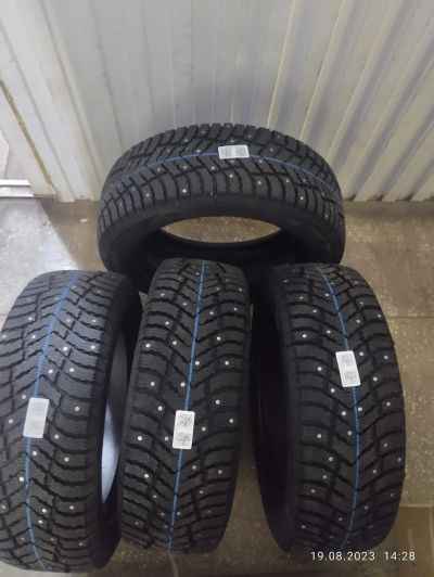 Лот: 20722617. Фото: 1. Продам шипованные шины 205/55R16. Шины